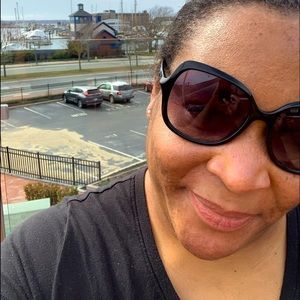 Meet your Posher, Yolanda